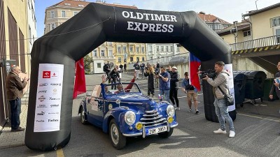 Majitel mosteckého autodromu zorganizoval jízdu veteránů do tureckého Istanbulu