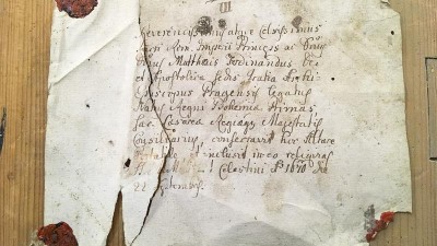 Při restaurování oltáře ve Světci objevili dokument ze 17. století. Co se tam píše?