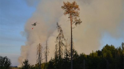 VIDEO: Rok od největšího požáru v historii Česka. Takto vypadalo ohnivé peklo v Českém Švýcarsku