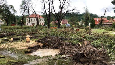 Žatec finančně pomůže bouří poničenému Stebnu