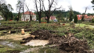 Obec Stebno, kterou poničila bouře. Foto: MÚ Žatec