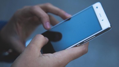 Pozor na falešné zprávy od dětí! Podvodníci vylákali desítky tisíc korun
