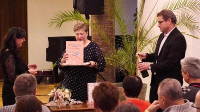 Hudebn&iacute; sc&eacute;na v Žatci: Nov&aacute; kniha ukazuje kr&aacute;su žateck&eacute;ho muzic&iacute;rov&aacute;n&iacute;