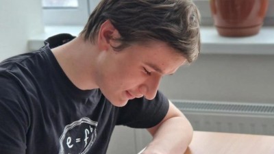 &Scaron;těp&aacute;n Horč&iacute;k je studentem teprve prvn&iacute;ho ročn&iacute;ku v&iacute;celet&eacute;ho gymn&aacute;zia. Přesto dok&aacute;zal porazit maturanty. Foto: Gymn&aacute;zium a SO&Scaron; dr. V. &Scaron;mejkala v &Uacute;st&iacute; nad Labem
