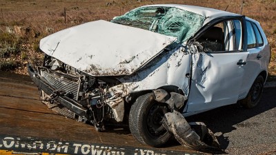 Likvidace autovraků v Žatci se díky zjednodušením legislativy zrychlila. Nepojízdná vozidla mizí z ulic