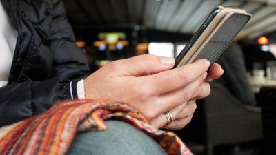 Pozor na fale&scaron;n&eacute; zpr&aacute;vy z ukraden&yacute;ch facebookov&yacute;ch &uacute;čtů! Soutěž o večeři pro dva je jen z&aacute;minkou k podvodu