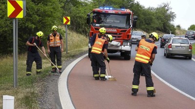 FOTO: Serpentiny nad Žiželicemi byly plné hřebíků!