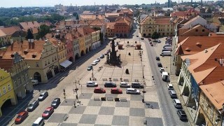 Žatecké náměstí z ochozu radniční věže ve výšce 140 metrů. Foto: Sandra Veverková