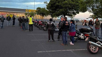 Posledn&iacute; j&iacute;zda pro kamar&aacute;da a srdcaře. Motork&aacute;ři vzdaj&iacute; hold tragicky zesnul&eacute;mu fotbalistovi